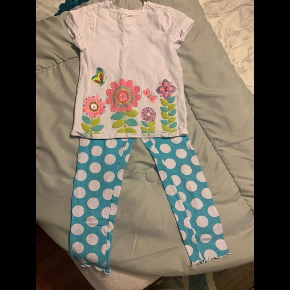 Girls size 6 matching outfit